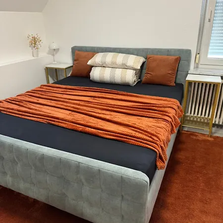 Isaak Schlossblick *